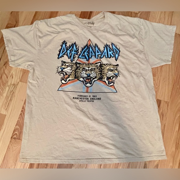 Graphic Tee - Picture 1 of 2